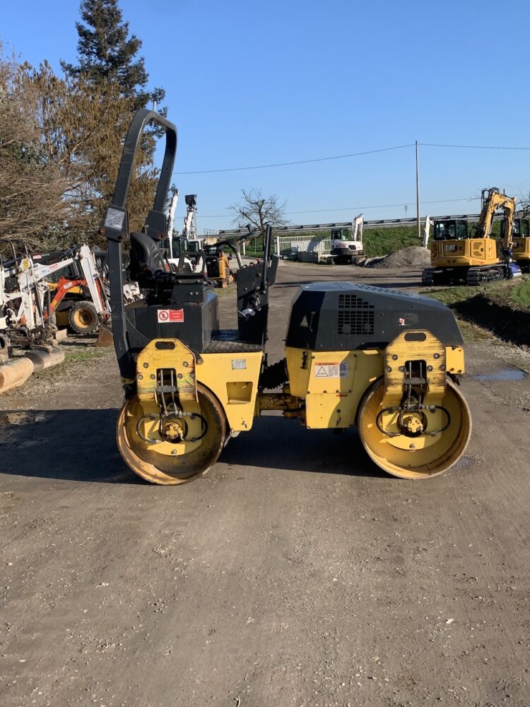 RULLO TANDEM BOMAG BW 138 AD