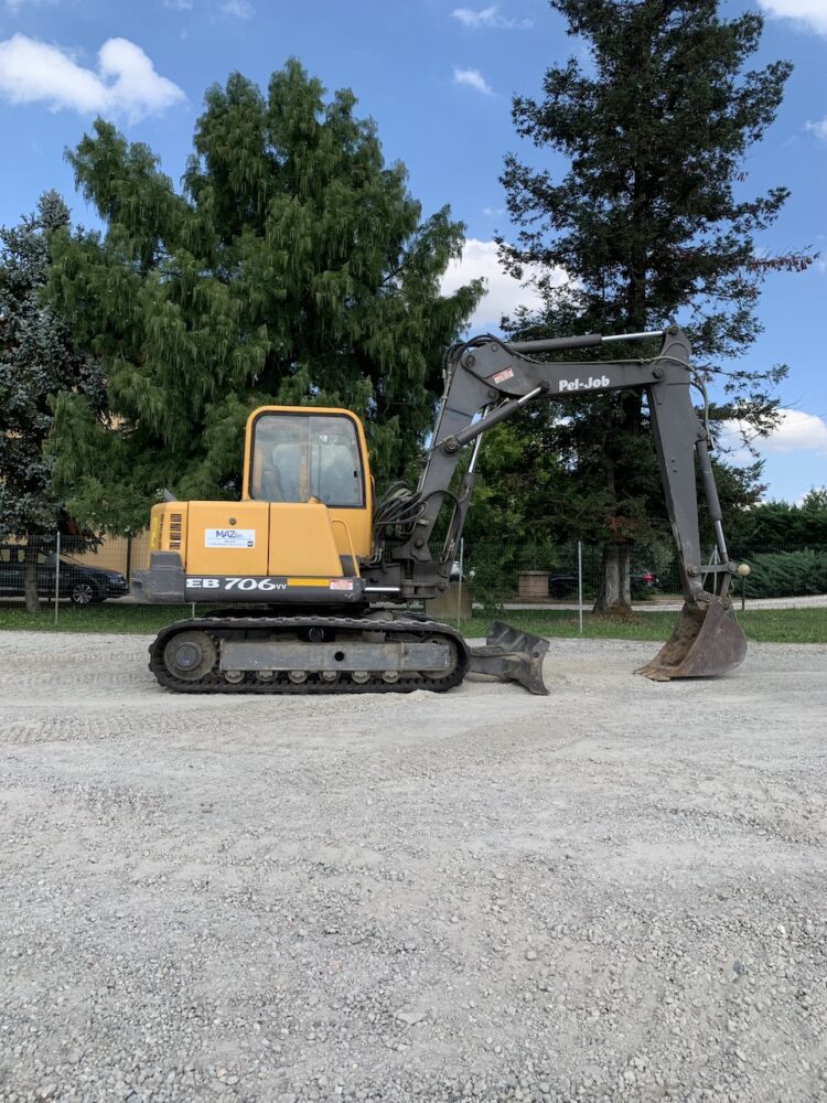 MIDI ESCAVATORE PEL-JOB EB706